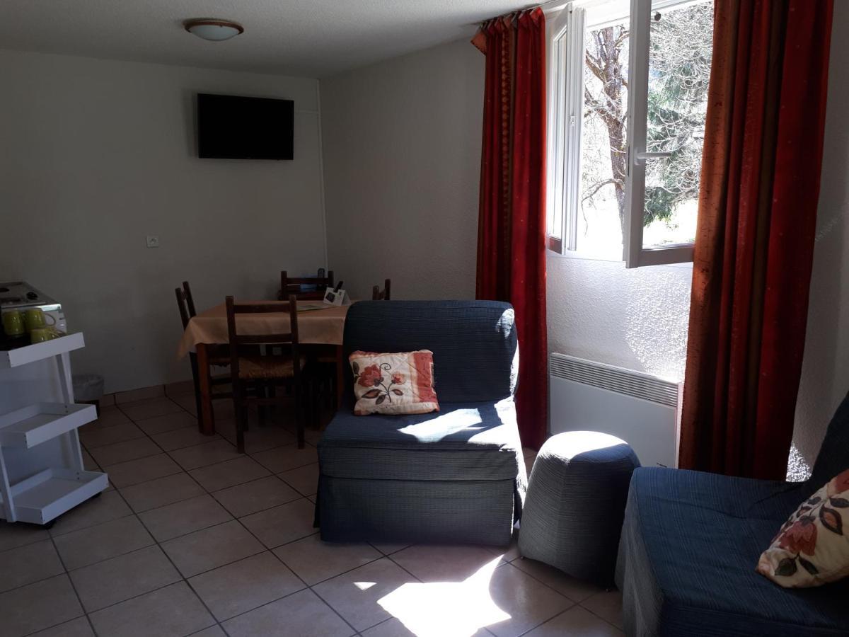 Logis Hotel Le Ceans Orpierre Екстер'єр фото