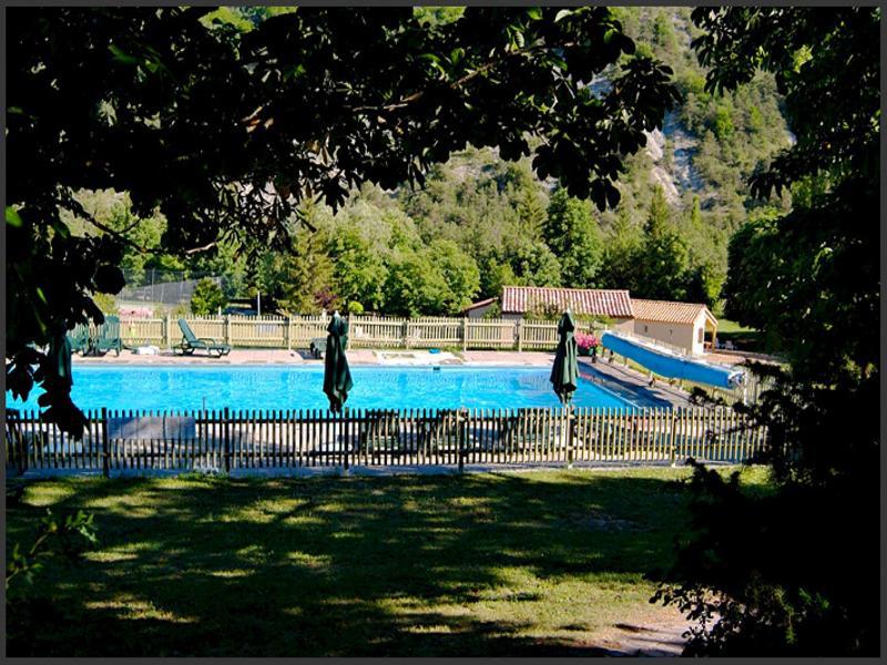Logis Hotel Le Ceans Orpierre Екстер'єр фото