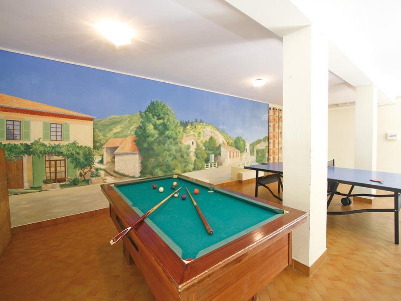 Logis Hotel Le Ceans Orpierre Екстер'єр фото