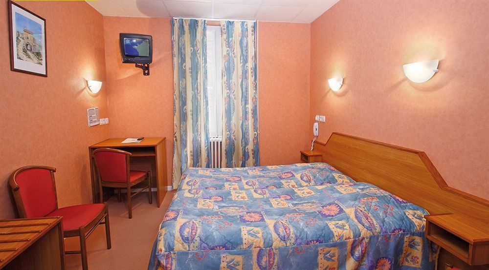Logis Hotel Le Ceans Orpierre Екстер'єр фото