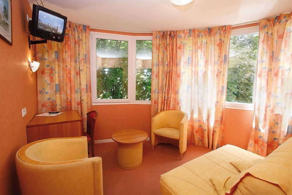Logis Hotel Le Ceans Orpierre Екстер'єр фото